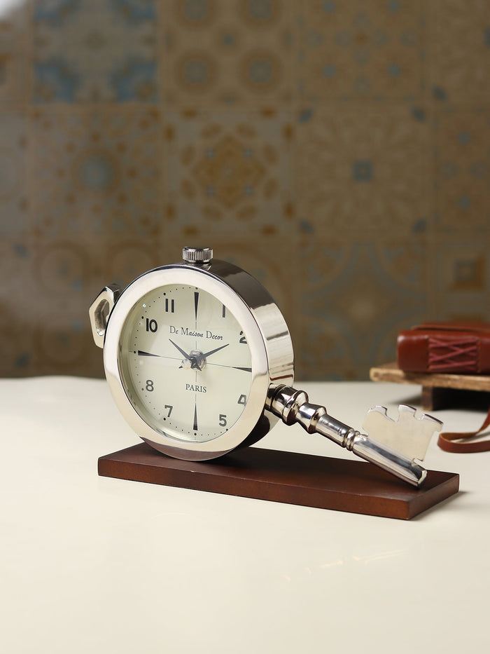 Areios Table clock in Silver M.M.I. OVERSEAS