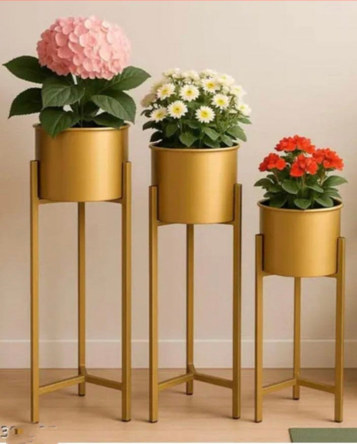 Living Room Metal Planter For Indoor Kiving Planter Pot Inclued  (Set of 3 ) Planter Pot National Handicraft Town