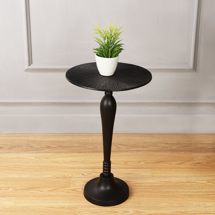 The Carla Side Table By Décor De Maison In Classical Design In Raw Black Finish -OUCHART